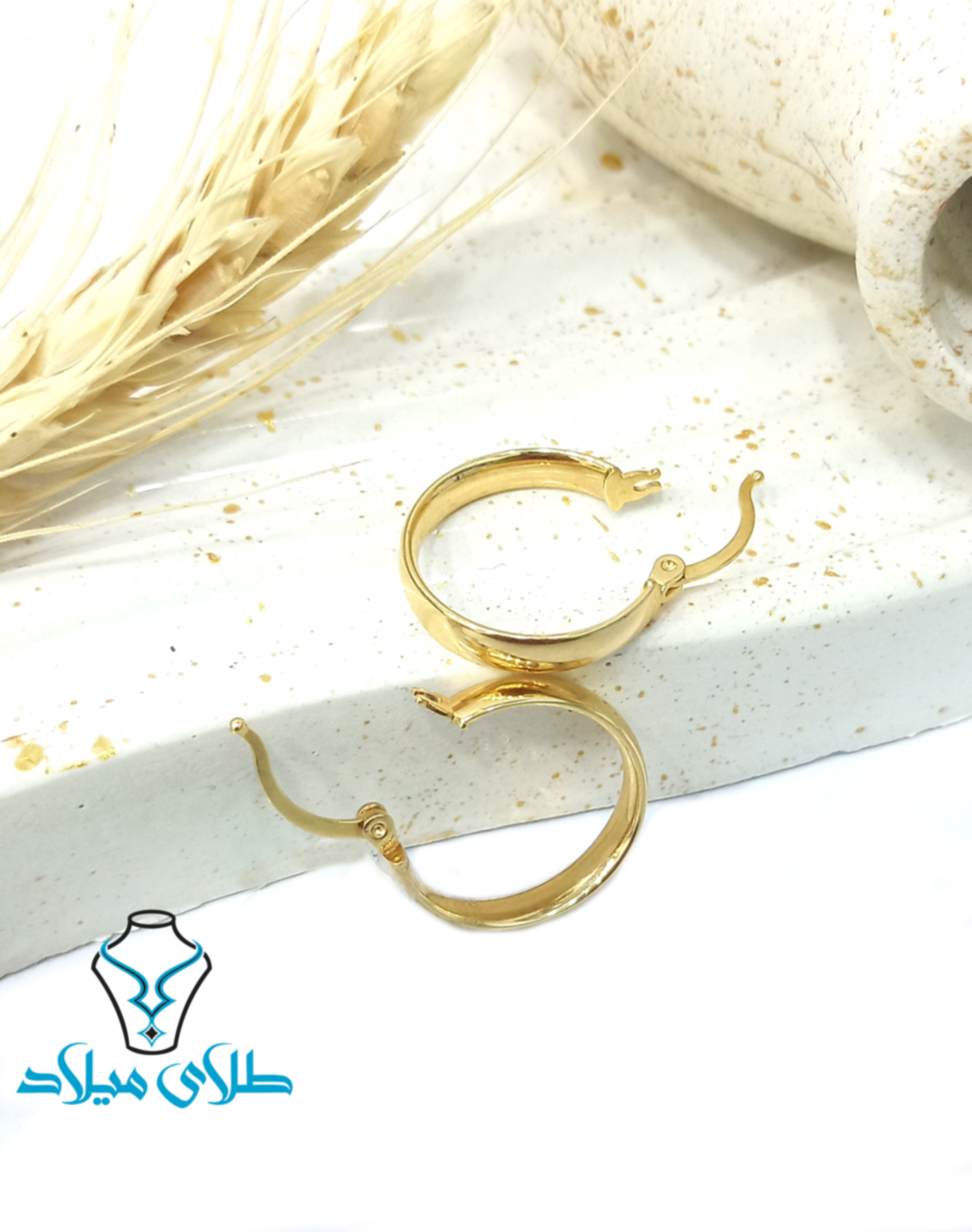 گوشواره حلقه ای نها · گوشواره حلقه‌ ای