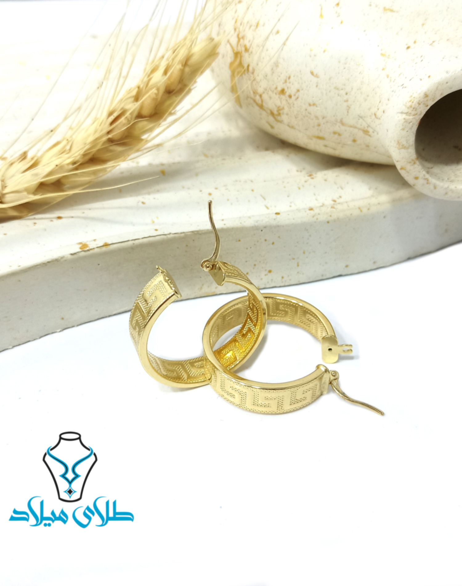 گوشواره حلقه‌ای ورساچ کد19 · گوشواره حلقه‌ ای · 18 عیار · 3.22 گرم