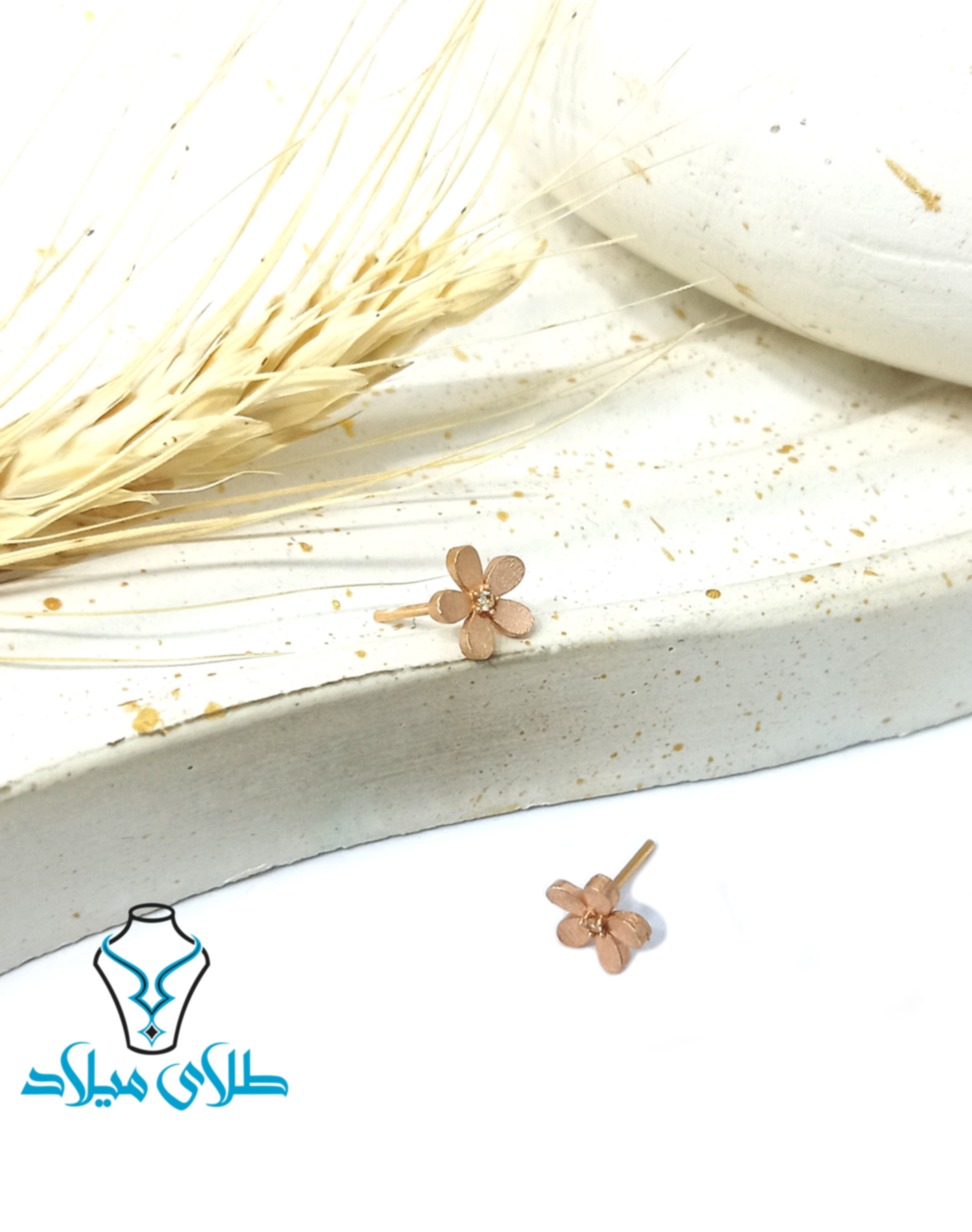 گوشواره میخی لیا · گوشواره میخی