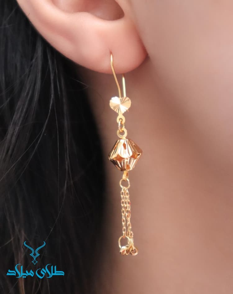 گوشواره آویز کد11 · گوشواره آویز طلا · 18 عیار · 2.84 گرم