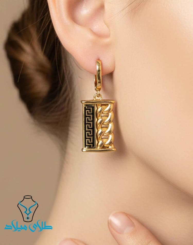 گوشواره آویز ورساچ کد10 · گوشواره آویز طلا · 18 عیار · 3.98 گرم