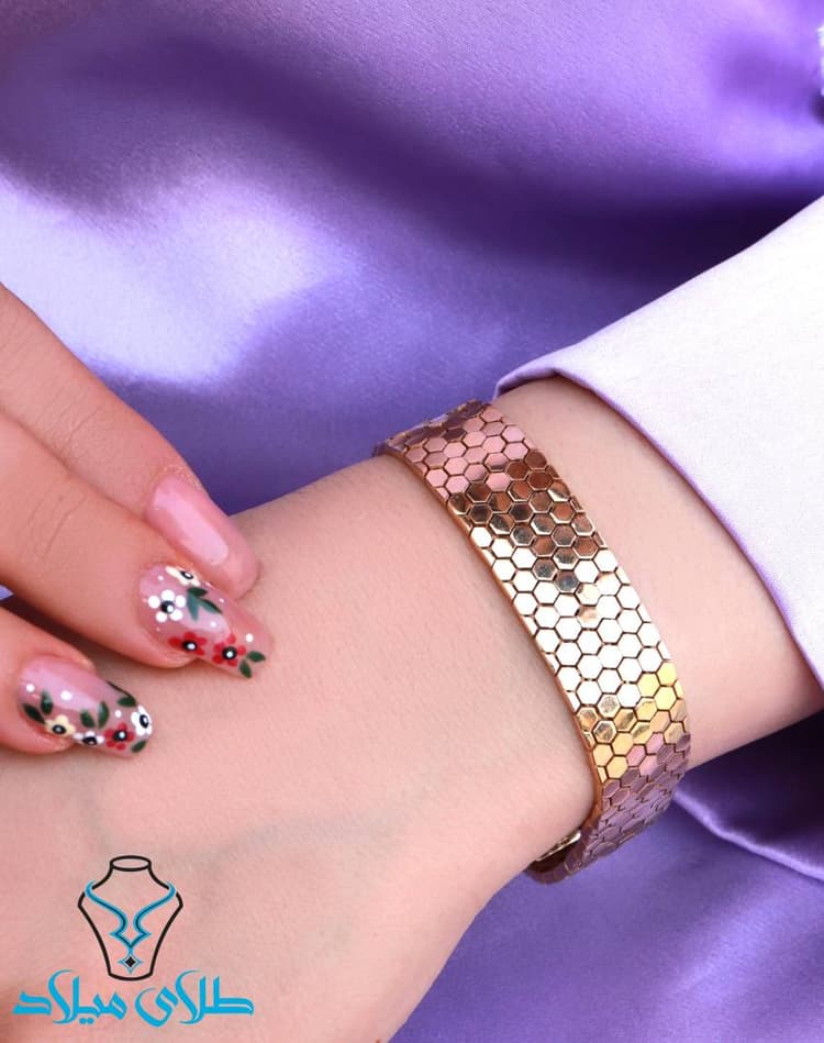 دستبند طلا ژانیا · دستبند آینه ای طلا · 18 عیار · 33.4 گرم