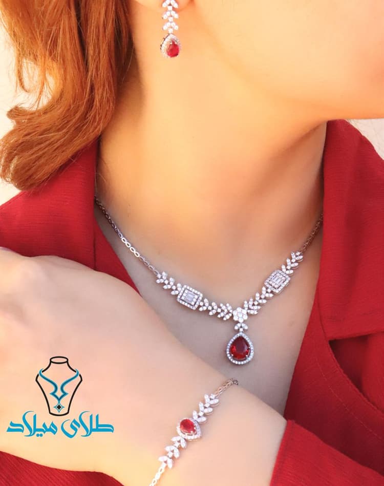 سرویس طلا دیارا · سرویس جواهر · 18 عیار · 17.54 گرم