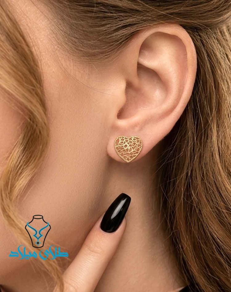 گوشواره میخی نازلی · گوشواره میخی