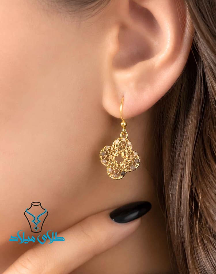 گوشواره آویز کد23 · گوشواره آویز طلا · 18 عیار · 2.94 گرم