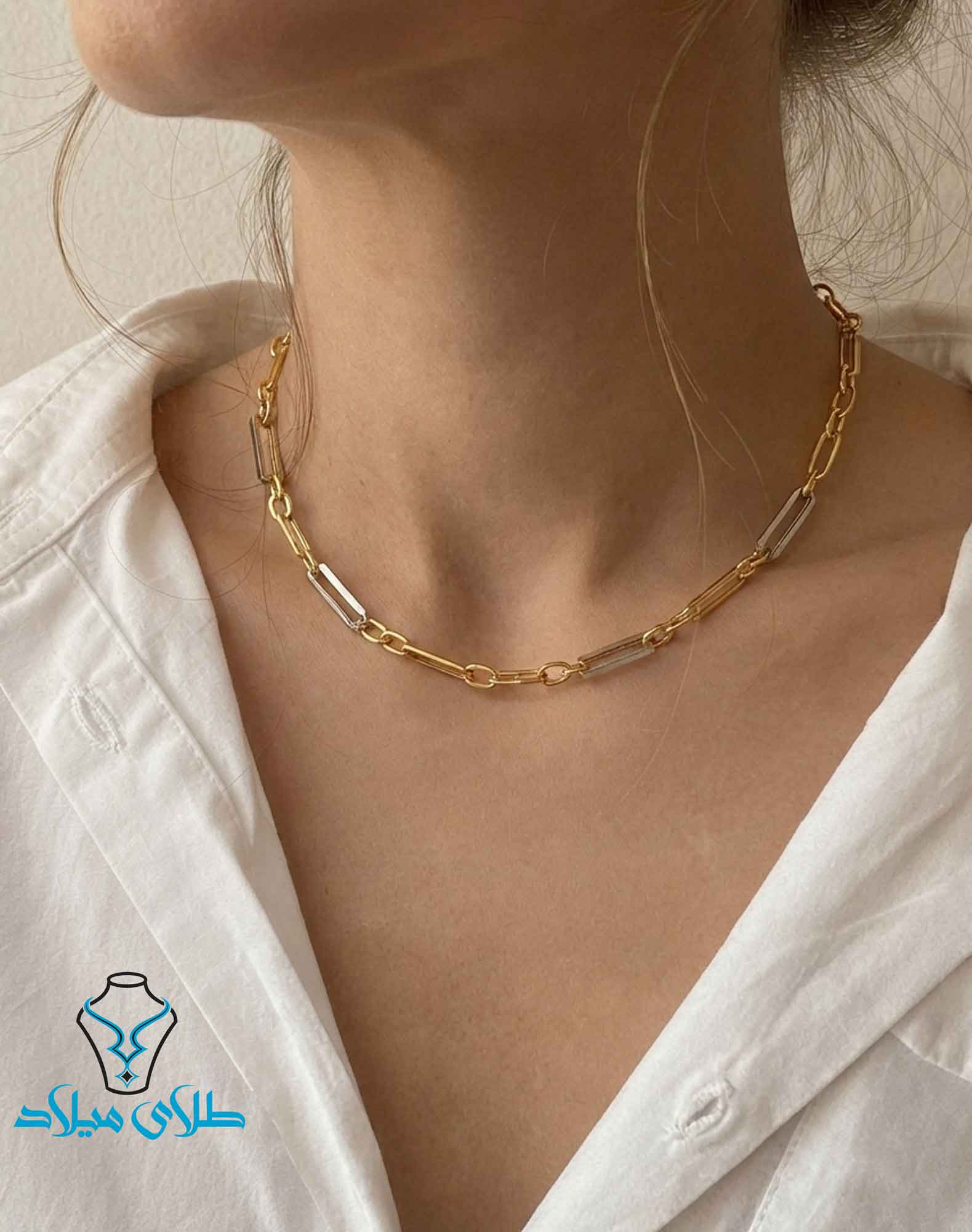 گردنبند طلا کد53 روی گردن
